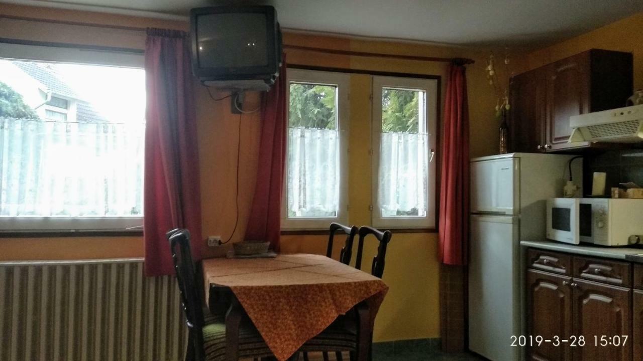 Naszály Kapuja vendégház Kosd Exterior foto
